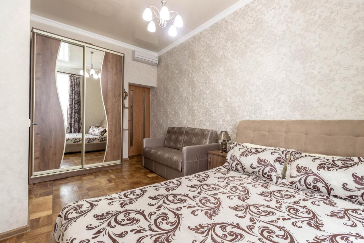 Apartments Near Rynok Square On Staroyevreyska And Fedorova Streets ลวีฟ ภายนอก รูปภาพ